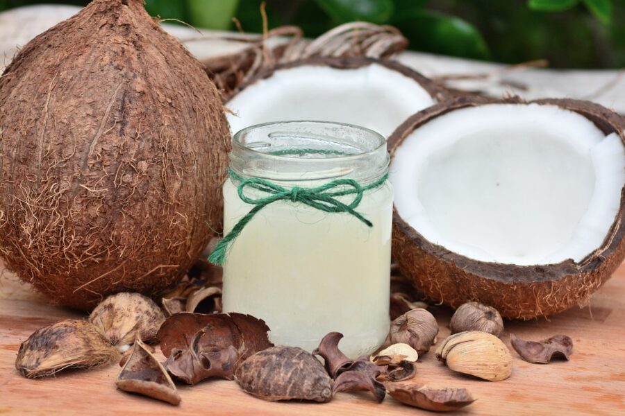 Kokosový olej: 5 tipů, jak ho využít pro krásu a zdraví