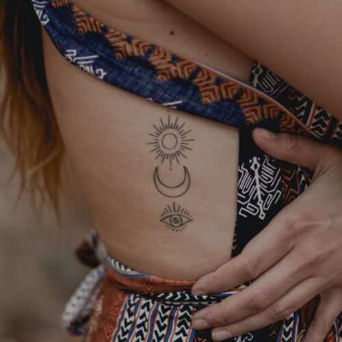 Něžná decentní tetování pro ženy: 5 nápadů na jemnou ozdobu