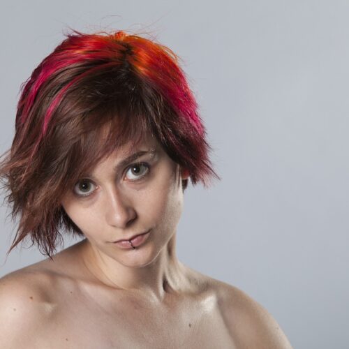 Červená barva na vlasy, která se nevymývá: Existuje či nikoliv? 3 rady pro péči o rudou hřívu