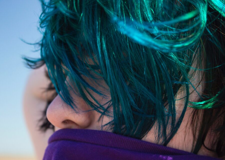 Neonově zelená barva na vlasy jako trend roku  2023: Jak na ni?