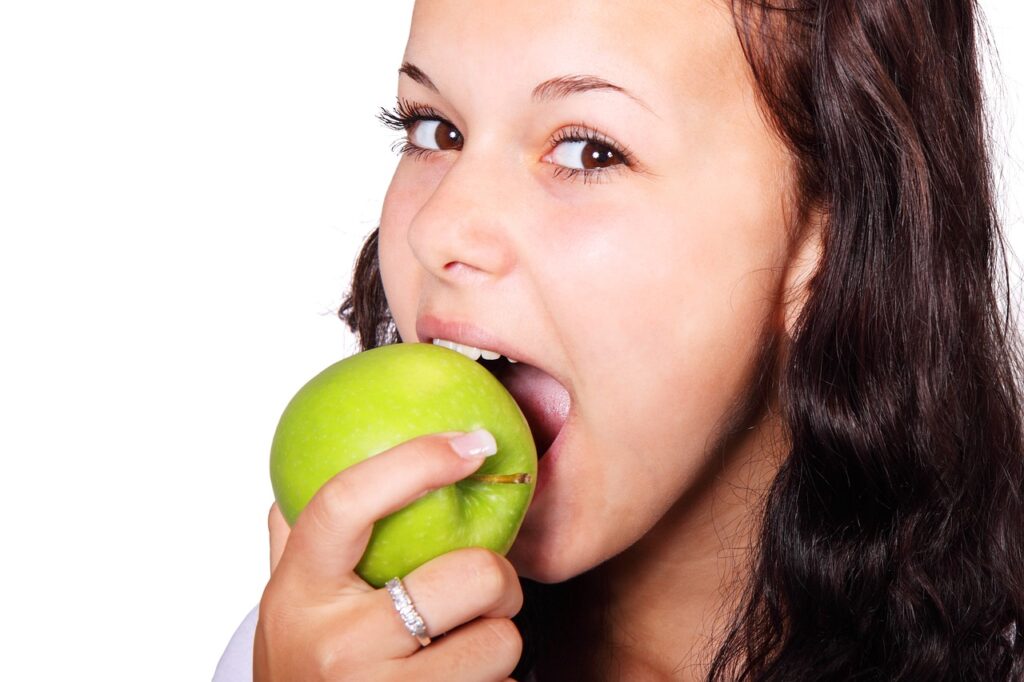 Jablka jsou zdravou svačinou nejen skrze obsah vlákniny