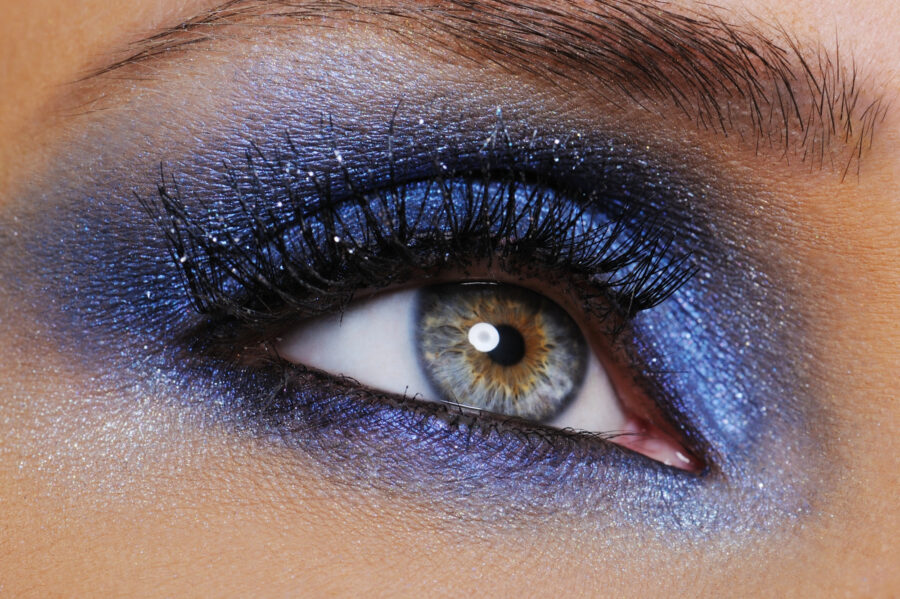 Kouřové líčení pro modré oči: Jaké barvy zvolit?