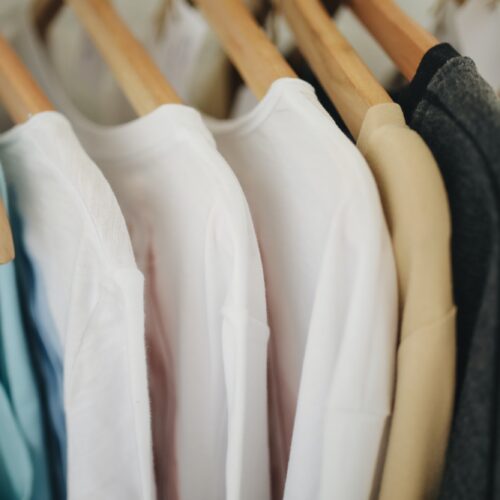 Jak srazit oblečení: Tipy pro úpravu velikosti oblečení v roce 2024