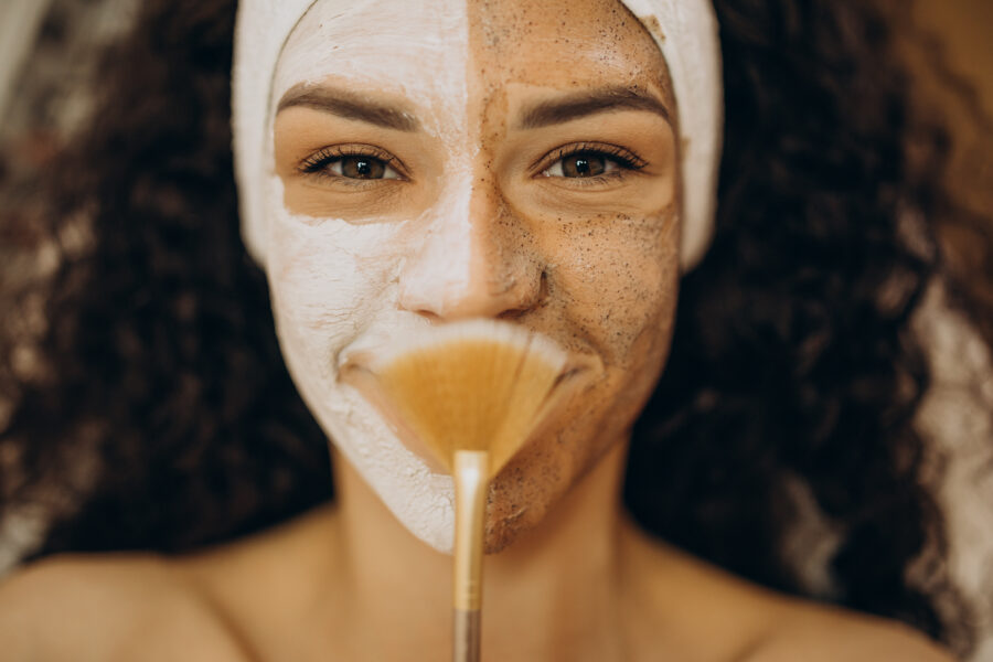 Pleťová maska z droždí a medu: přírodní způsob, jak zlepšit stav vaší pleti