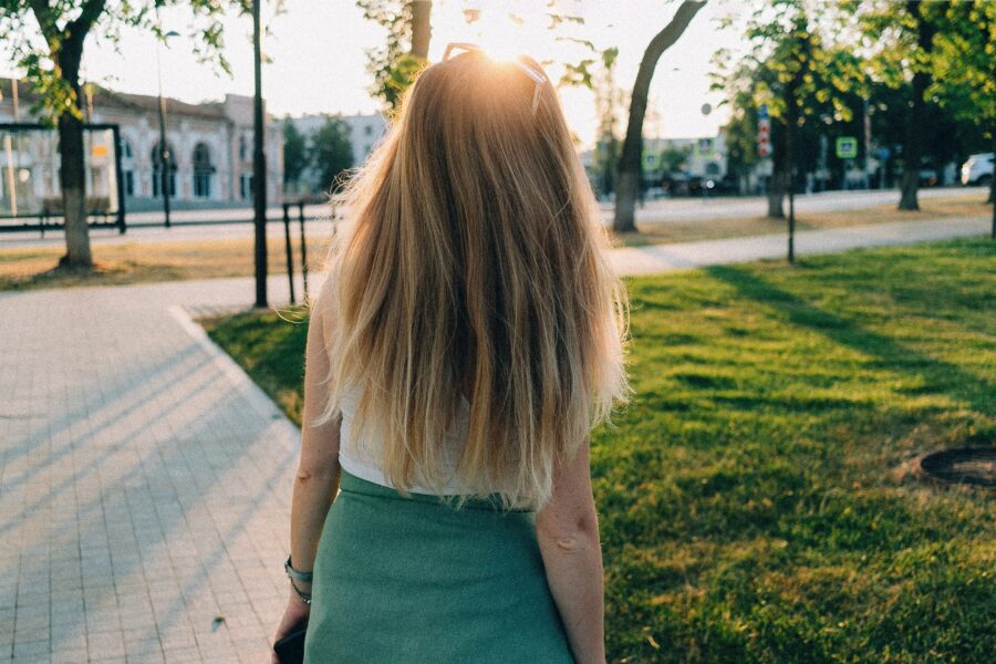 Jak mít rovné vlasy: 6 způsobů, jak vlasy narovnat bez ničení