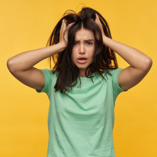 Jak se zbavit mastných vlasů: 3 tipy, které vám nesmí uniknout!