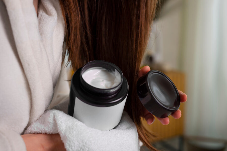 Kokosový olej do vlasů: 5 blahodárných účinků