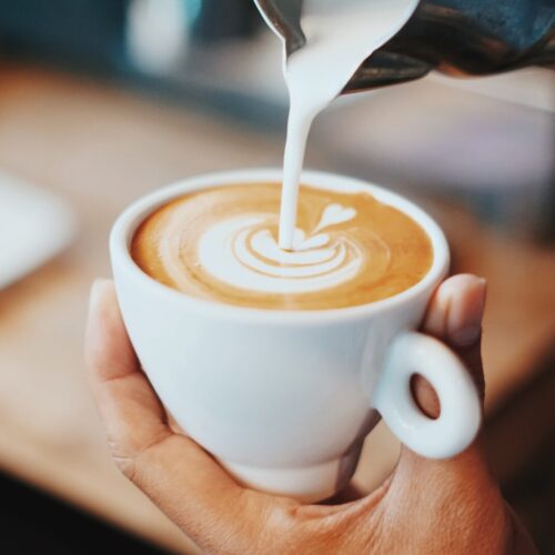3 Tipy na oblíbené kávové drinky s příchutí podzimu