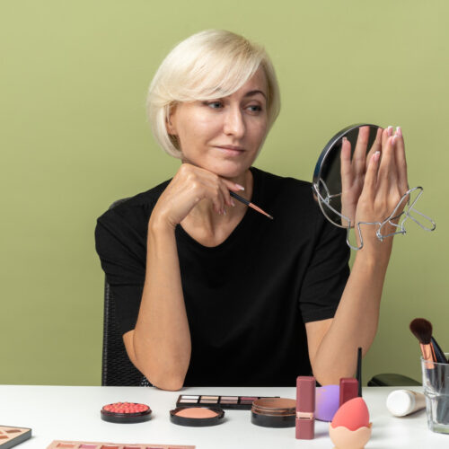 Nejlepší make-up pro zralou pleť: 5 tipů pro rok 2024