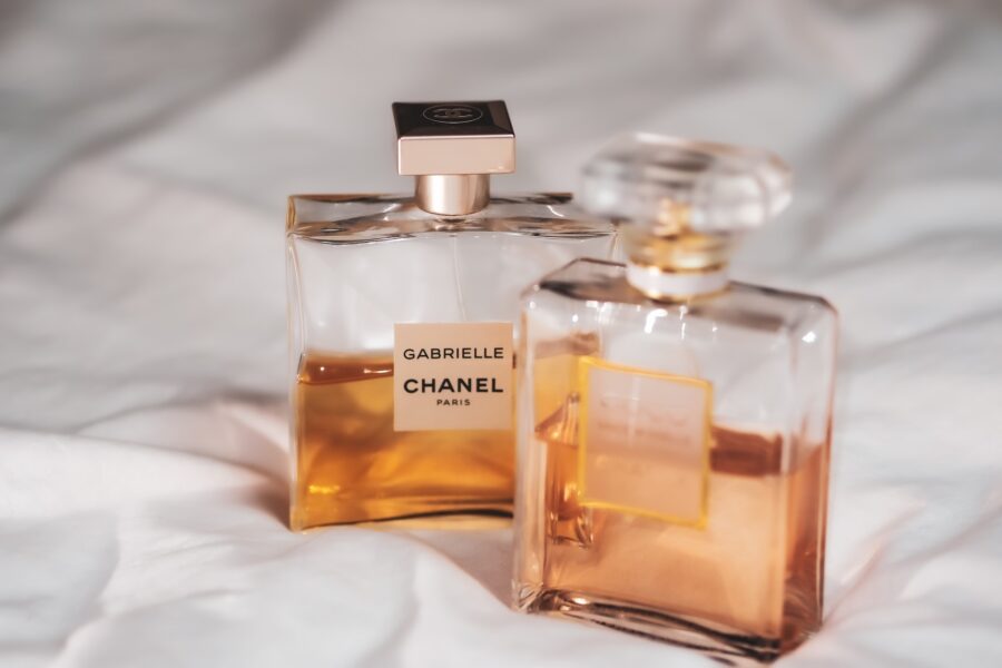 Nejlepší dámské parfémy pro podzim a zimu: Vůně pro každý den